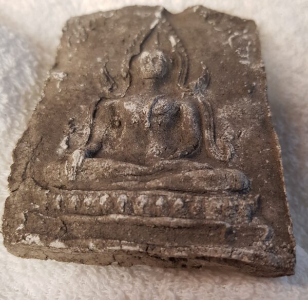 Antique old Phra Chinnarat kru Wat Phra Si Rattana Mahathat. - Image 2