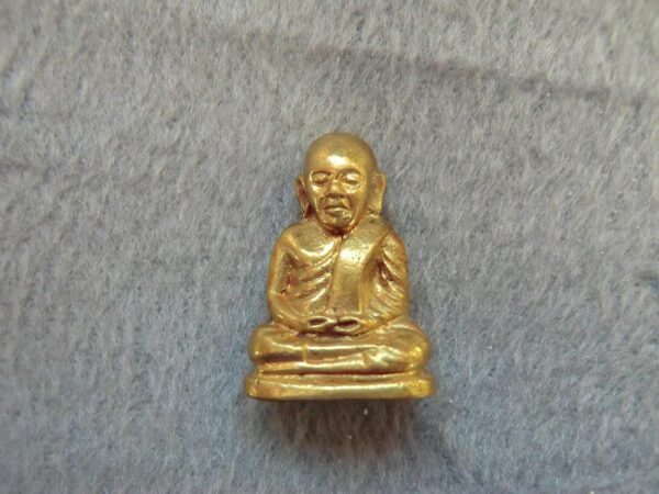 Buddha / Budda . LP Ngern year 2515. 40 year. - Image 5